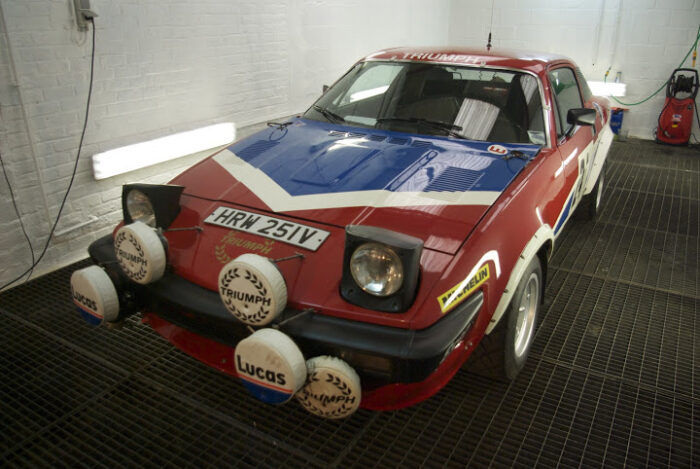 TRIUMPH TR7V8